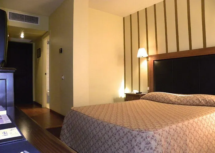 Hotel Crisol Monasterio De San Miguel 4*