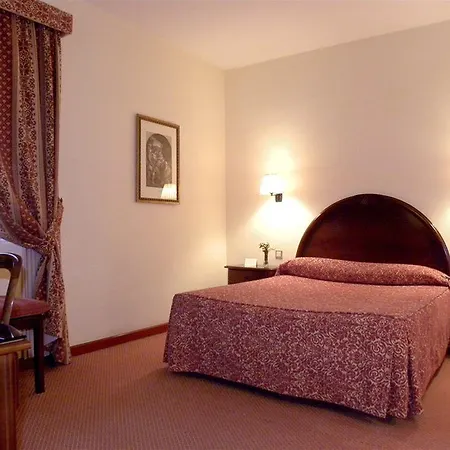 Hotel Crisol Monasterio De San Miguel 4*